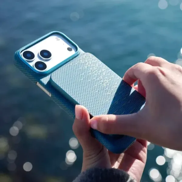 Внешний аккумулятор Pitaka Power Bank 10000mAh Aramid Fiber Magnetic 15W Lucid Blue (PBQ2505)